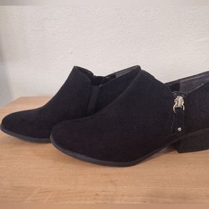 Trendy Black Suede Low-Heeled Dr. Scholl's Ankle Boots